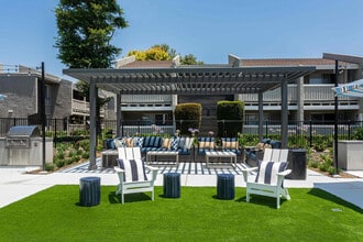 Building Photo - Axiom Tustin