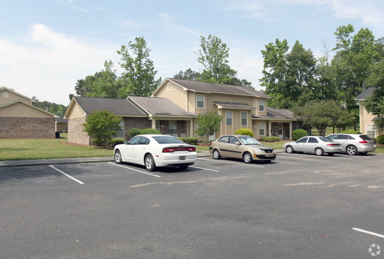 Primary Photo - Gate Bay I & II Apartments