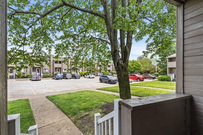 Building Photo - 1711 E Walnut Lawn St