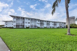 Building Photo - 769 John Ringling Blvd