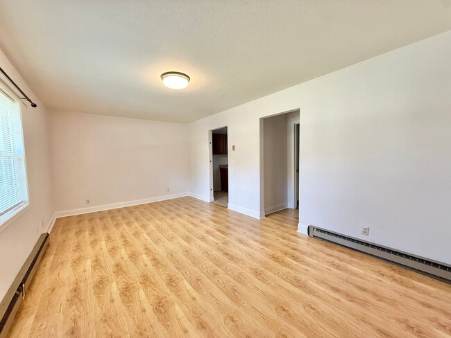 Building Photo - 838 Cherry St