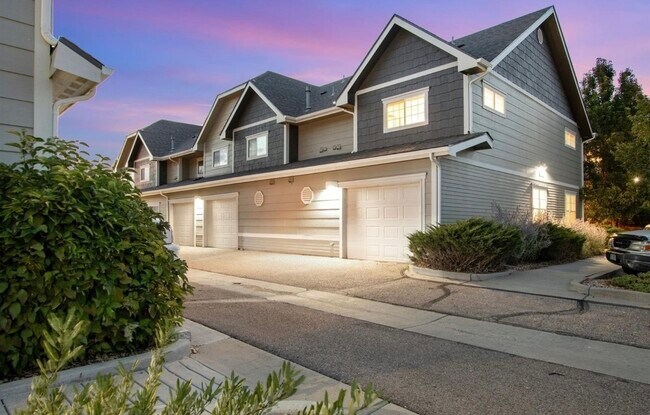 Foto del edificio - 3331 Apple Blossom Ln