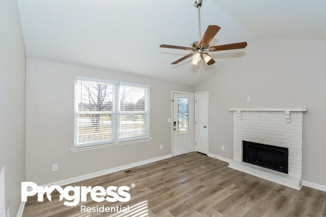 Foto del edificio - 214 Rosswood Ct