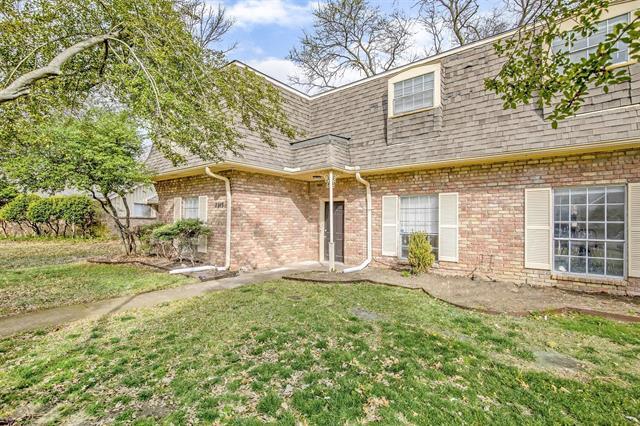 Foto del edificio - 7915 Habersham Ln