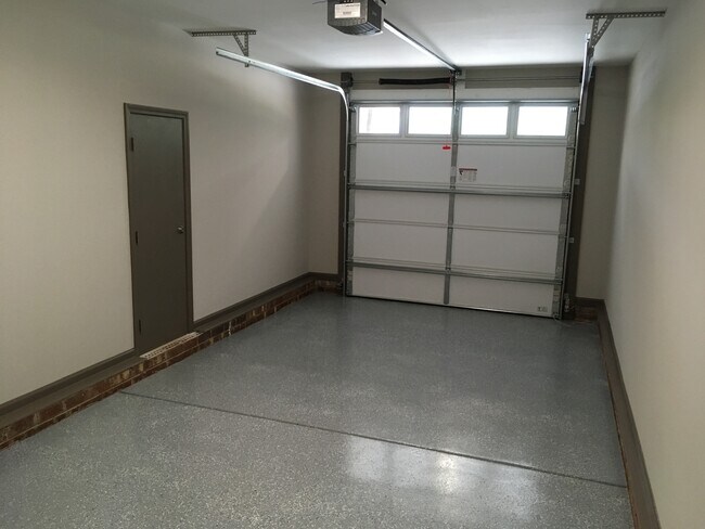 Foto del edificio - 6701 Pine Ridge Dr