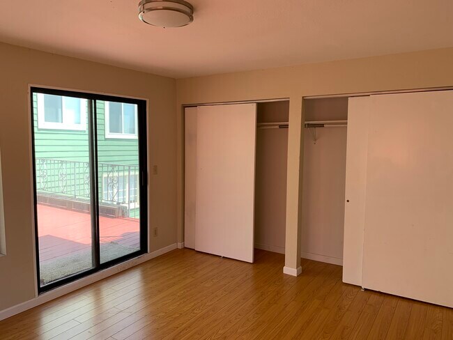 Foto del edificio - 1654 Grant Ave