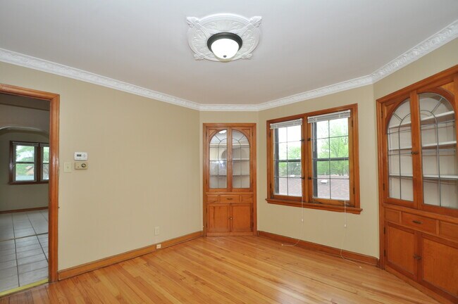 Building Photo - 5808 W Roosevelt Dr