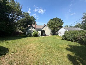 Building Photo - 545 Balcom St