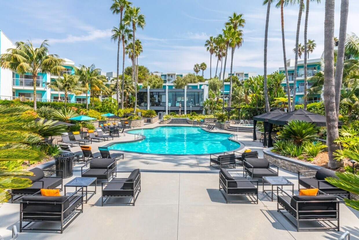 Primary Photo - Ocean Club