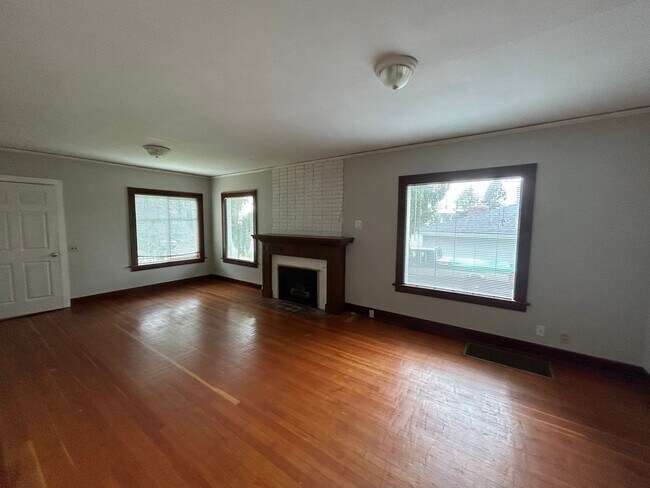 Foto del edificio - 320 E Street, Blaine