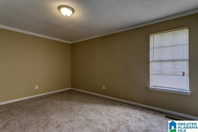 Foto del edificio - 5562 Dug Hollow Rd
