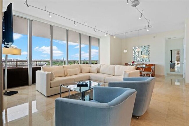 Foto del edificio - 9705 Collins Ave