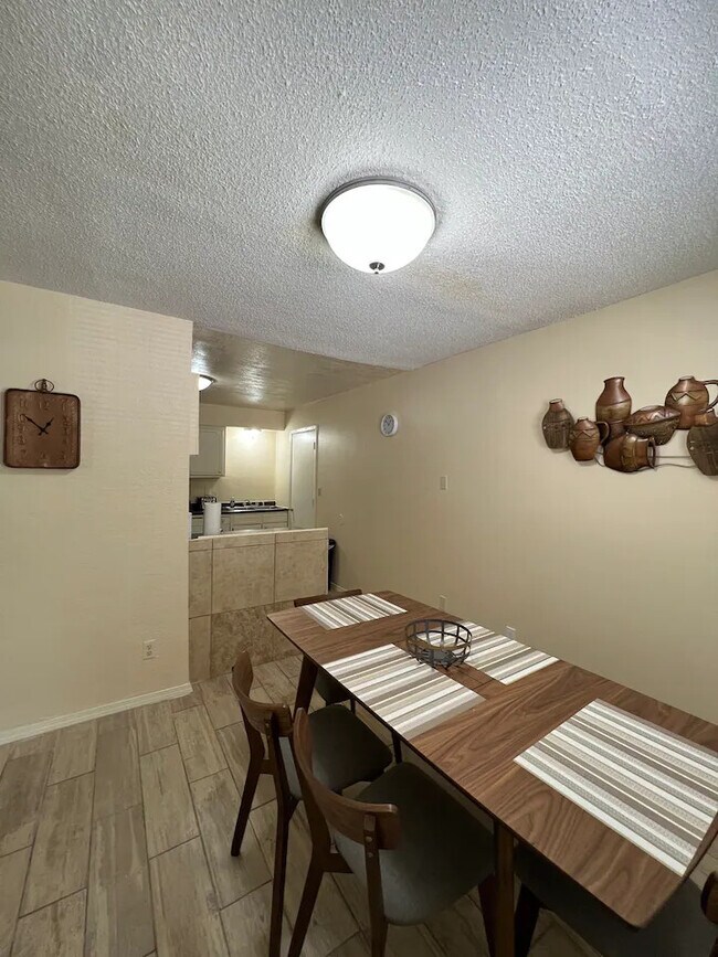Building Photo - 4867 Cuartel Ln