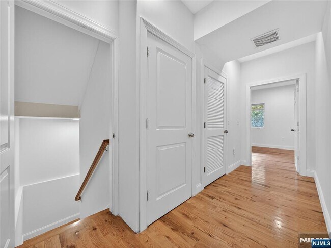 Foto del edificio - 524 Harrison Ave