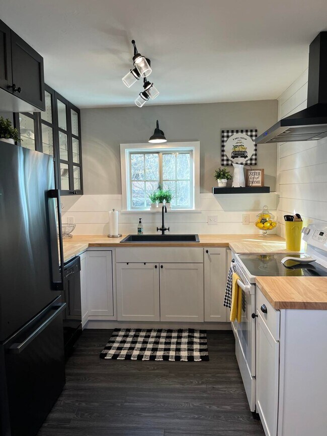 Building Photo - 540 Glenwood Ave