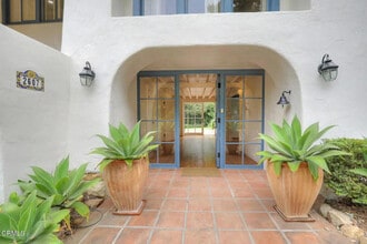 Building Photo - 2607 Puesta del Sol
