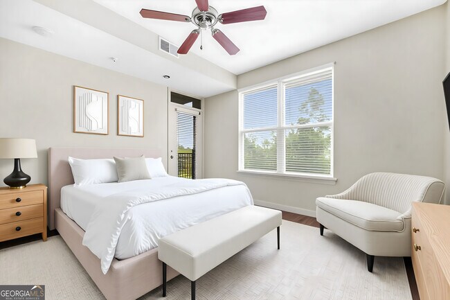 Foto del edificio - 390 17th St NW