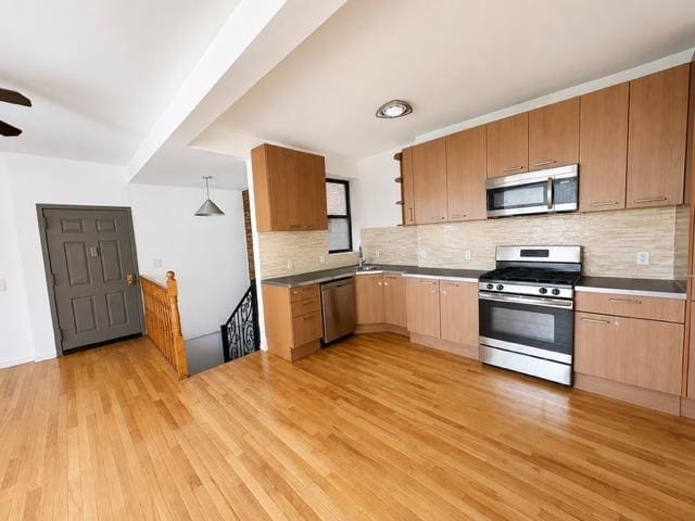 Building Photo - 39 Newkirk St