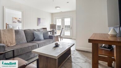 Building Photo - 2 Trl Run