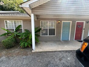 Building Photo - 818 N McLemore Ave