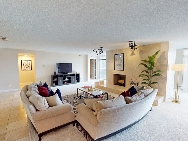 Family room - 1777 Larimer St