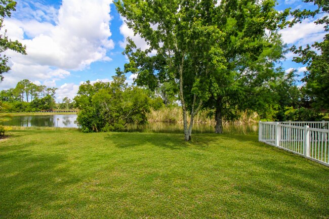 Foto del edificio - Lakeview 4-Bedroom, 2.5-Bath Annual Rental in Lakewood Ranch/Greenbrook