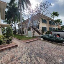 Building Photo - 120 Isle of Venice Dr