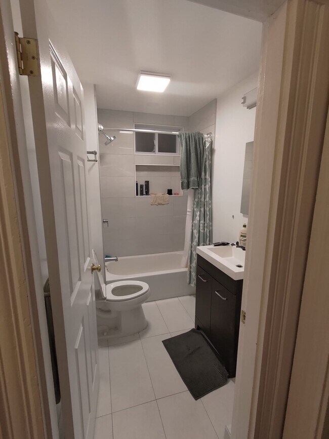 bath1 - 11 Westford St