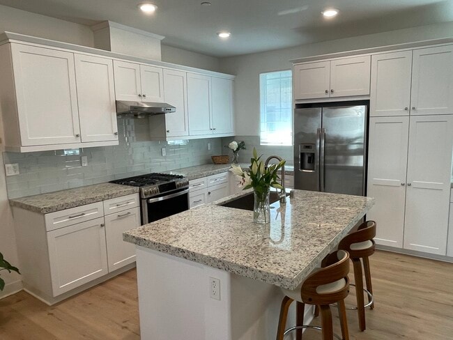2nd floor kitchen - 1605 St Simon Cir