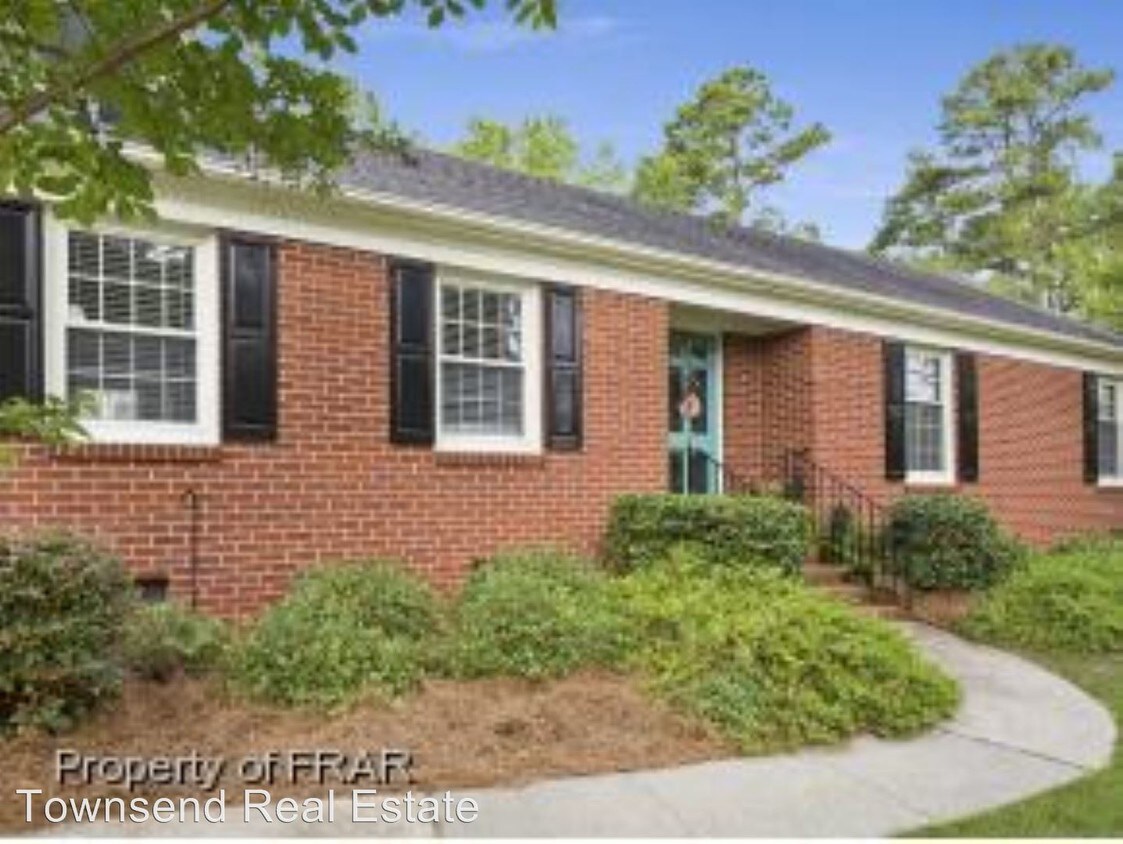 Primary Photo - 2527 Huntington Rd