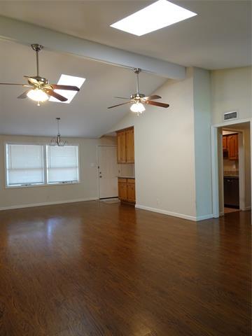 Foto del edificio - 811 Vinecrest Ln