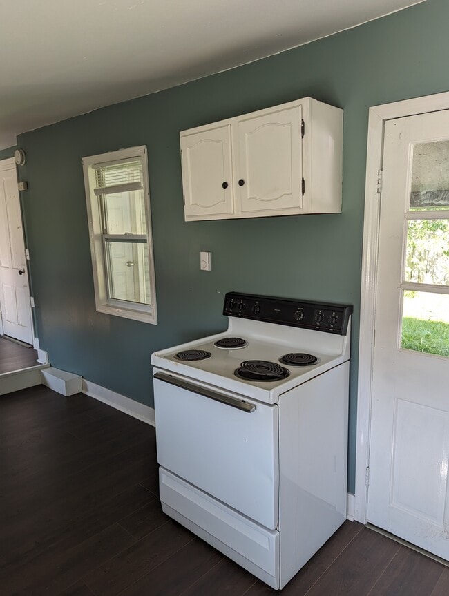 Building Photo - 1033 Myers Ave