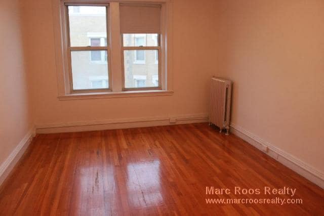 Building Photo - 86 Maple St