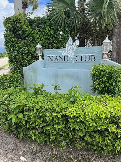 Building Photo - 3841 Island Club Cir E