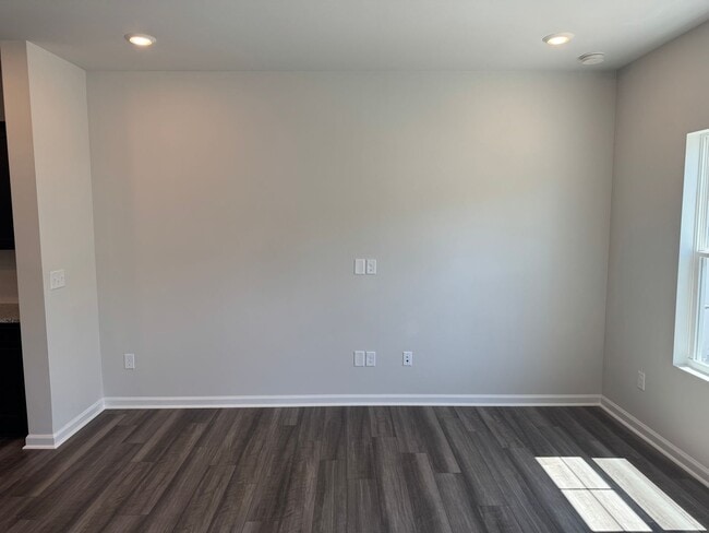 Foto del edificio - Brand new 3-bedroom / 2.5-Bath in the high...
