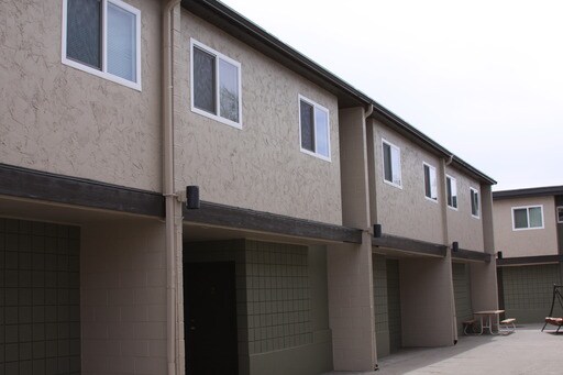 Building Photo - 460 E 700 N