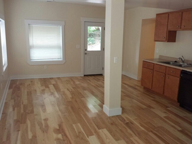 Building Photo - 2604 Eden Ave