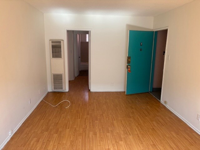 Foto del edificio - 9209 National Blvd