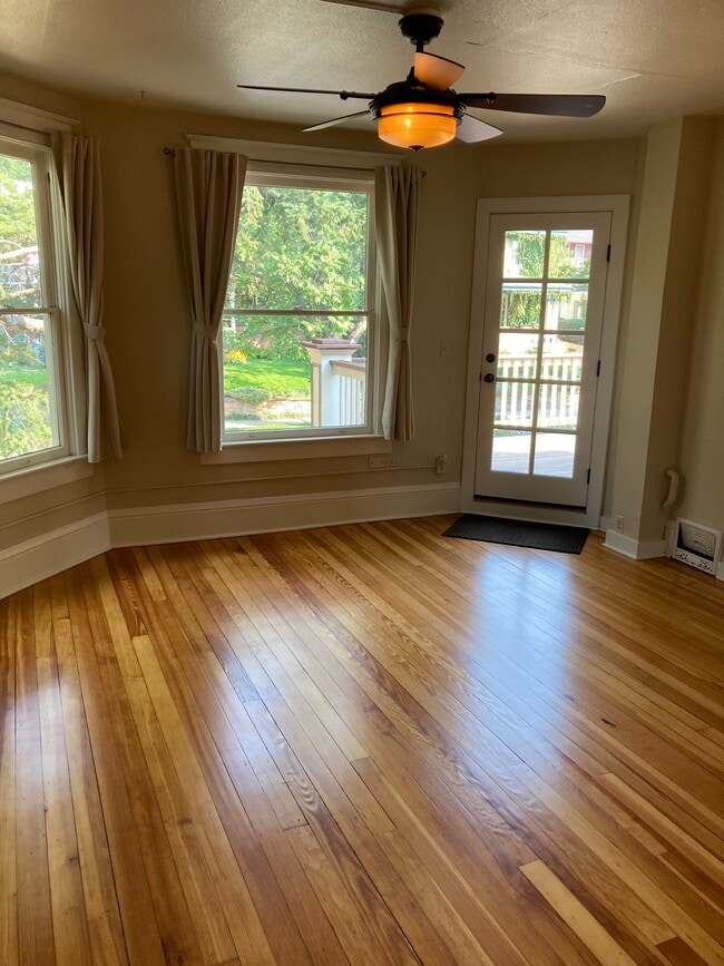 Beautiful Windows - 1004 PINE ST