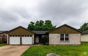Building Photo - 513 NW Charlyne Dr