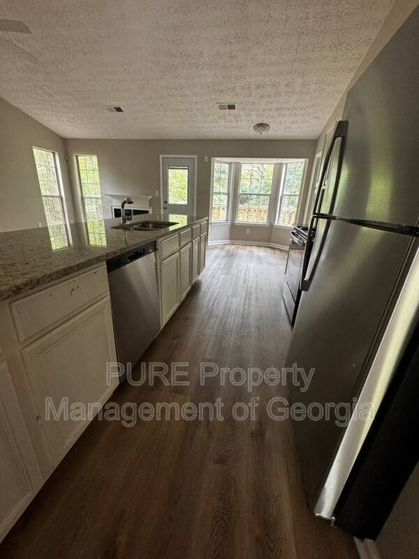 Foto principal - 3181 Kings Glen Dr