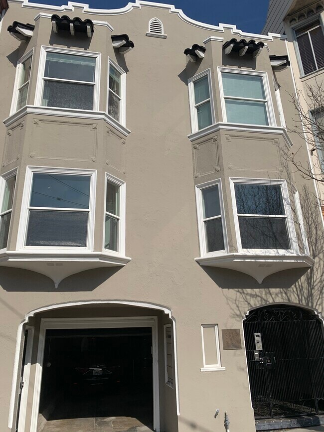 Building Photo - 3876 California St