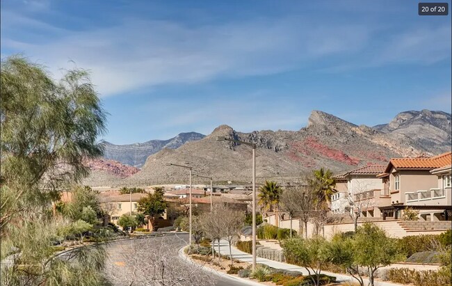 Foto del edificio - 12064 Hathaway Pines Ln