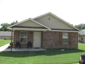 Building Photo - 5420 Plum St