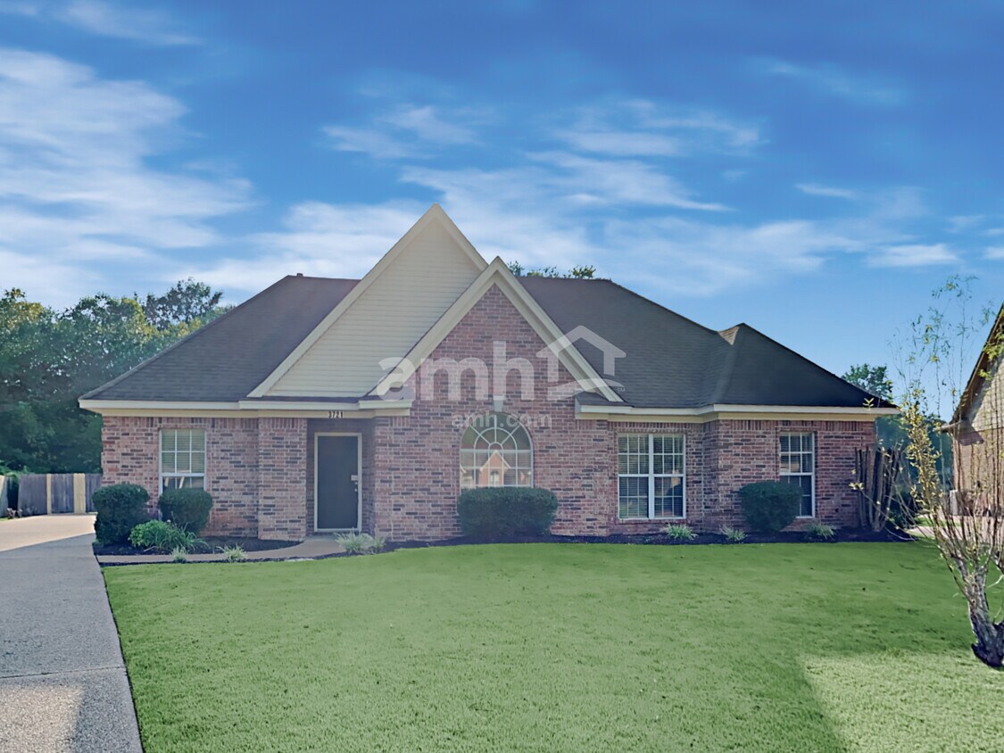 Foto principal - 3721 Lake Village Cv