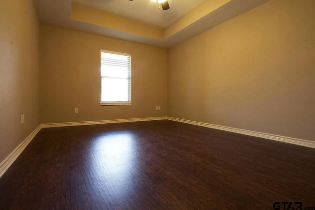 Building Photo - 312 Princess Place