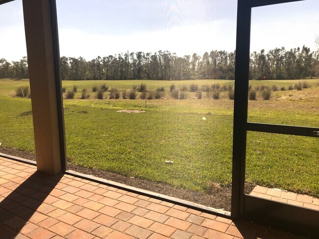 Foto del edificio - 3400 Cherry Palm Dr