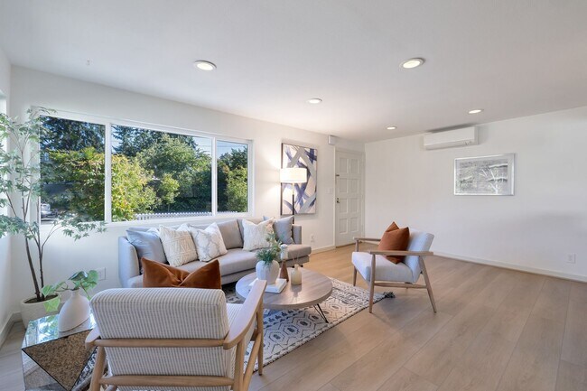 Building Photo - CLICK "REQUEST A TOUR" NOW!