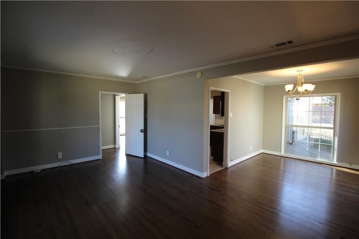 Foto del edificio - Stonewall Park Neighborhood 2-Bedroom 1-Bath home with 2-Car Garage