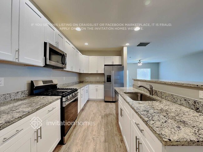 Building Photo - 9905 Thunderbolt Trail